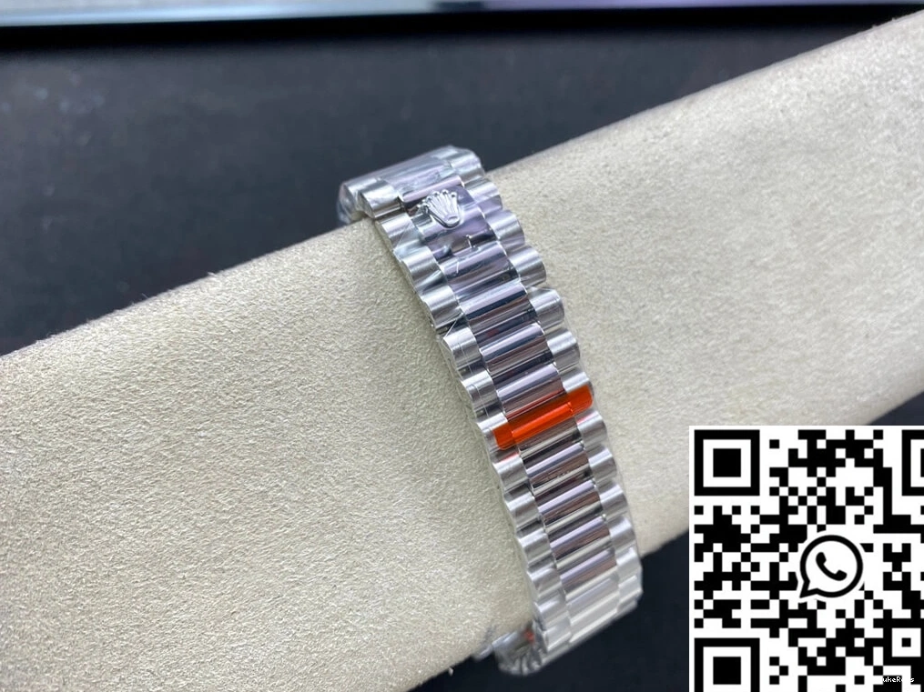 Factory Day EW Date Rolex M228236-0006 Dial Diamond-set 0417